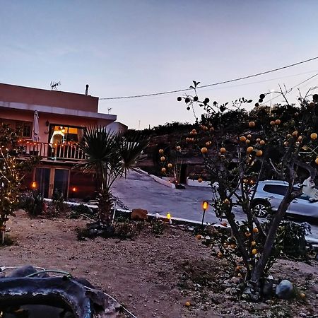 Half Wooden Rural Apartment Fasnia Ngoại thất bức ảnh